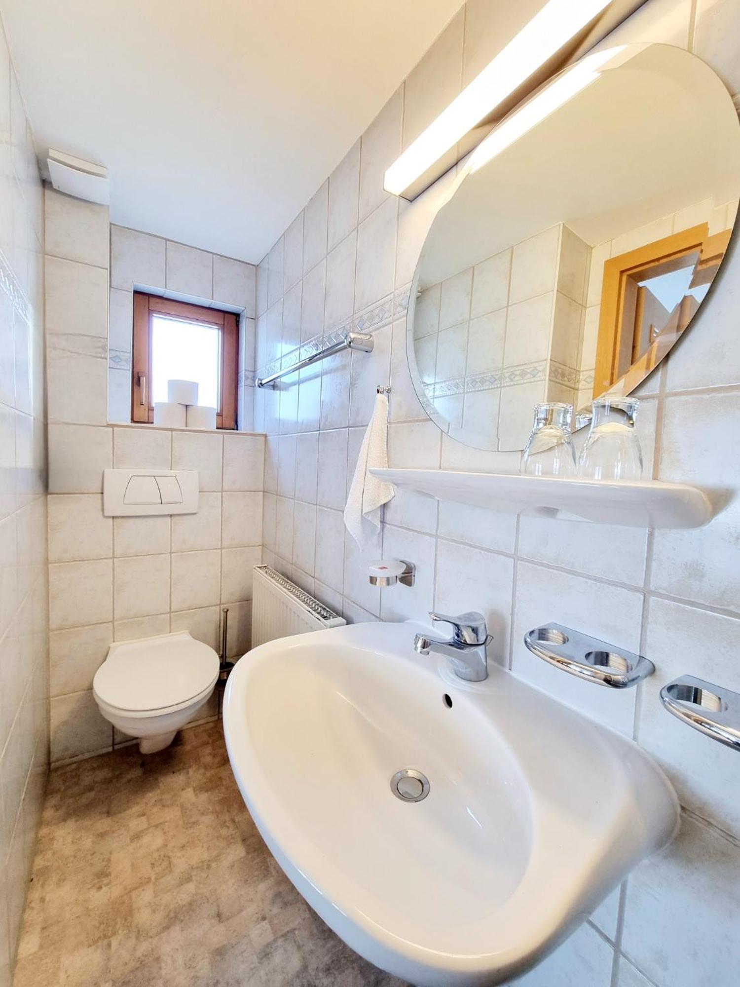 Das Bergfried - Urlaub Zentral Und Ruhig! Apartment Riezlern Cameră foto